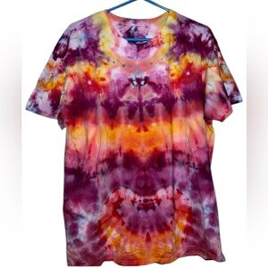 🌈 NWOT! Tie Dye Tshirt